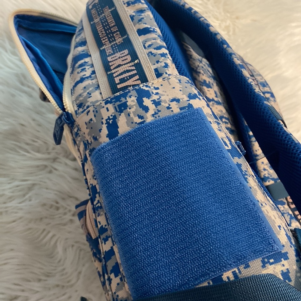 Drew Estate Barn Smoker Backpack Blue White bag with swag BNWOT see all photos - Picture 8 of 12